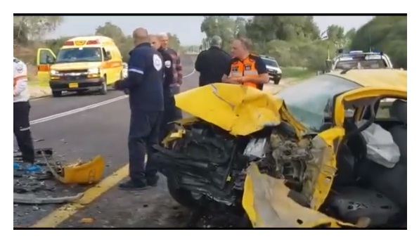 مصرع شخص واصابتين في حال الخطر بحادث سير في النقب