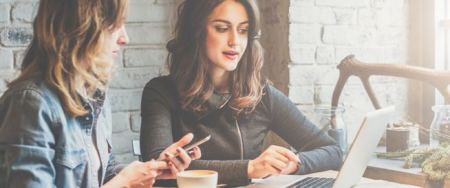 مواقع التواصل الاجتماعي تسبب الاكتئاب للنساء