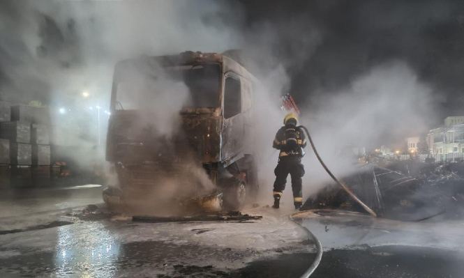 شفاعمرو : احتراق شاحنتين بالمنطقة الصناعية