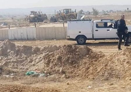 تجريف اراض قرب قرية الاطرش بالنقب