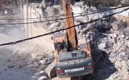 القدس : هدم بناية من 3 طوابق في العيسوية