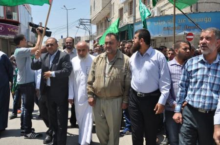 مسيرة في طولكرم دعماً للاسرى المضربين عن الطعام