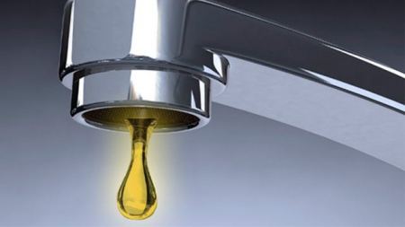 حقيقة وليست من الخيال ... صنابير مياه في ضواحي ولاية مونتانا تقطر ذهباً ! 