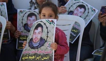 الاسير أنس شديد المضرب عن الطعام يفقد ذاكرته