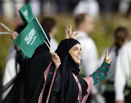 المرأة السعودية تشارك في الانتخابات لاول مرة كناخبة ومرشحة 