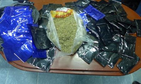 نابلس : اعتقال شخصين بحوزتهما نصف كغم مخدرات