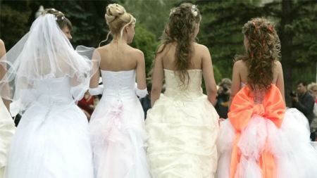 عرائس للبيع في اوكرانيا !