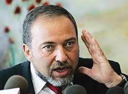 ليبرمان : لا يمكننا الصبر على نزول 5 ملايين اسرائيلي الى الملاجيء