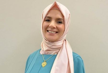 شهيرات من تركيا يروين قصصهن مع ارتداء الحجاب 