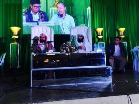 اصابة الداعية الاسلامي عائض القرني واستشهاد 5 من مرافقيه اثر تعرضهم لاطلاق نار في الفلبين