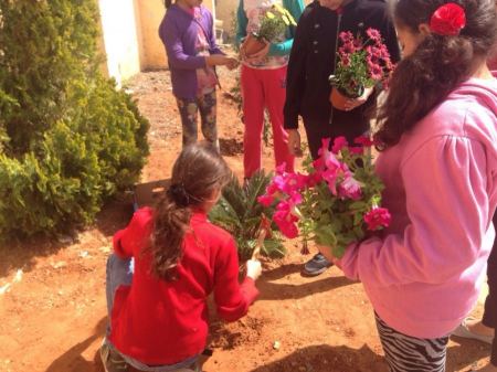 برطعة | طلاب مشروع « مشاعل النور » يعززون انتمائهم للارض