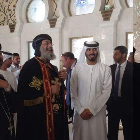 صور : حاملاً الصليب, تواضروس يدخل مسجد الشيخ زايد في الإمارات