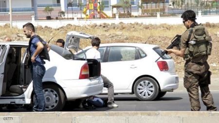 مقتل عنصرين من الشرطة التركية في تفجير سيارة قرب حاجز أمني