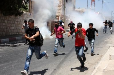 اصابات في مواجهات مع الاحتلال في الخليل عقب مسيرة نصرة للاقصى