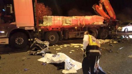  5 قتلى وعشرات الجرحى بحادث سير مروّع قرب الرملة