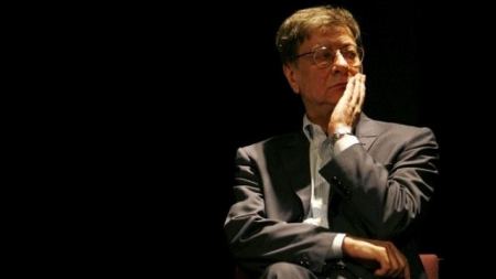 معرض الرياض يسحب كتب محمود درويش , والسبب عبارات بها " كفر "