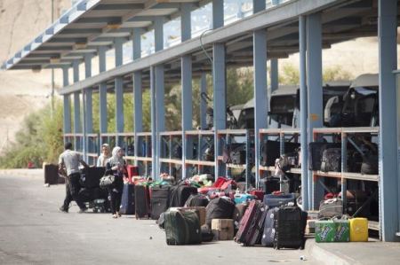  غير دقيق ... السفر الى الاردن لمواطنين الضفة بمركباتهم الخاصة