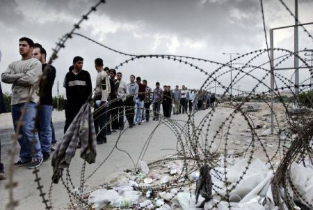 4 سنوات سجن لم يشغل فلسطينيين في الداخل دون تصاريح