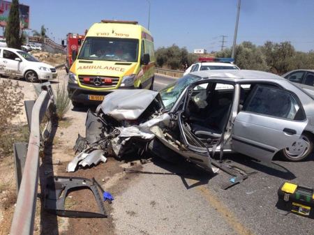 اصابة خطيرة بحادث سير بالقرب من مفرق يركا
