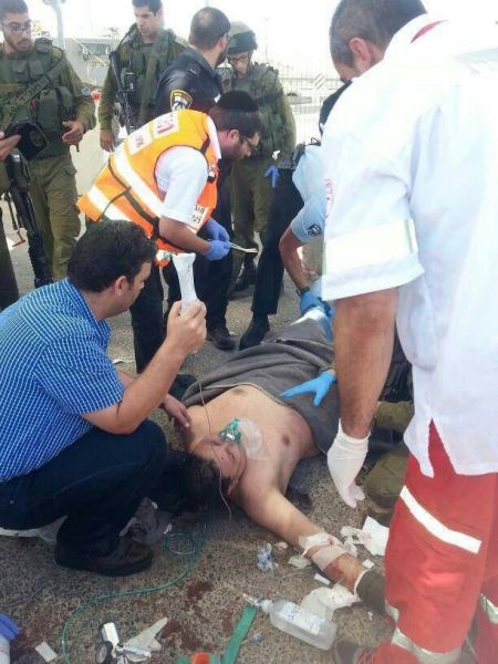 اصابة جندي بعملية طعن شمال القدس
