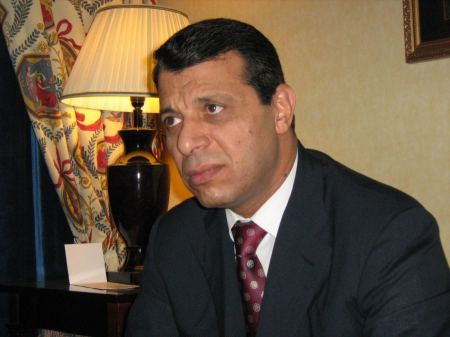 محمد دحلان عرض مليون دولار لتجنيد مسؤول امني سابق