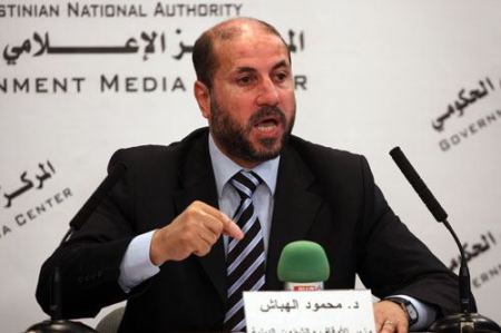 وزير الاوقاف الهباش يستنكر قتل ضابط إسرائيلي في الخليل !