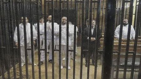 مصر ... الحكم على مرسي وثلاثة اخرون بالاعدام