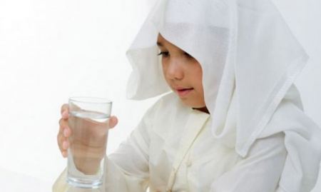 الاطفال والصيام في رمضان