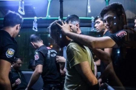 تركيا ... 6 آلاف اعتقال حتى الآن على خلفية المحاولة الفاشلة للانقلاب 