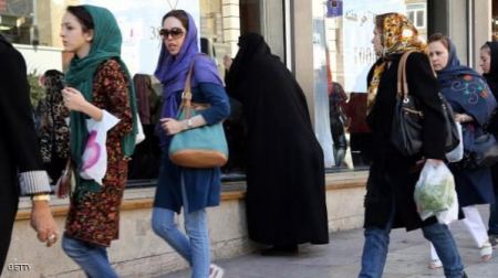 موقع ايراني على الفيس بوك يحرض الفتيات على خلع الحجاب ويلقى تجاوباً كبيراً