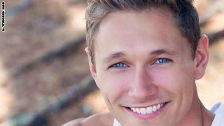 تعرف على اجمل رجل في العالم !