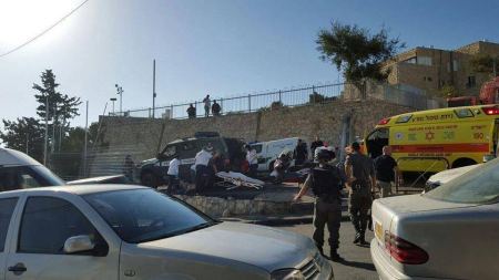 مواجهات القدس ... 3 اصابات في صفوف المستعربين بعد حرق سيارتهم