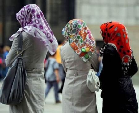 كازخستان ... آلاف الطلبات لرفع حظر الحجاب في المدارس والحكومة ترفض