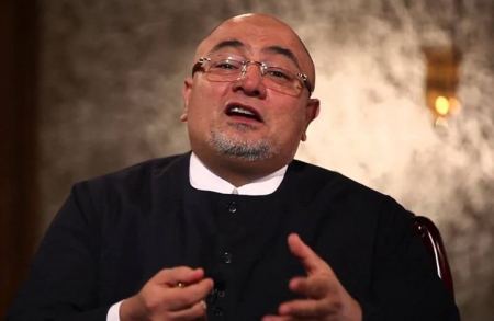 فيديو ... اعلامي إسرائيلي يستشهد بأزهري على منع الأذان 
