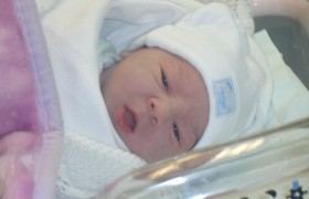 مواطنة اردنية تترك مولودتها في مستشفى بالقدس وتهرب