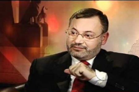 توقيف الاعلامي أحمد منصور في مطار برلين بناء على مذكرة مصرية