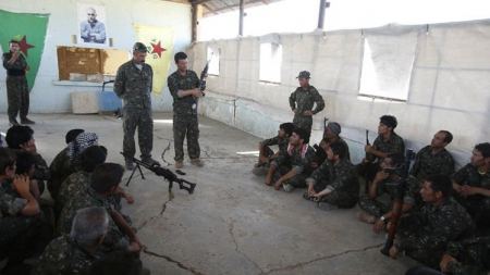 « داعش » تنشر فيديو تظهر فيه اعتناق مئات الإيزيديين للإسلام