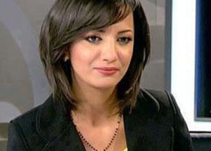 مذيعة قناة الجزيرة « غادة عويس » تنفي اسلامها 