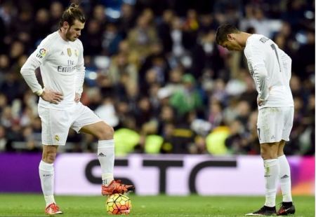 برشلونة يدك شباك ريال مدريد بأربعة أهداف 
