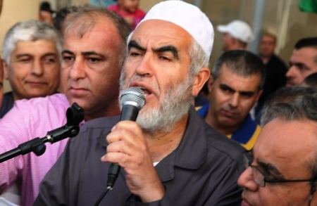 السلطات الاسرائيلية تمدد الحبس الانفرادي للشيخ رائد صلاح