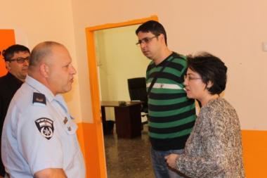 مجهولون يعتدون على مكتب حنين الزعبي في الناصرة
