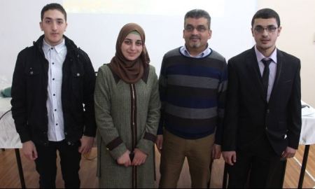 طلاب في الجامعة العربية الامريكية في جنين يطورون لوحة مفاتيح للمكفوفين