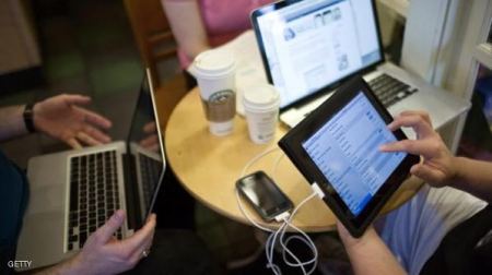 هاتف يتحول الى لوحي وتلفاز وكمبيوتر