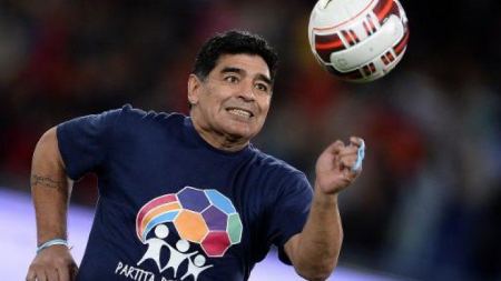 مارادونا يرشح نفسه لرئاسة الـ فيفا