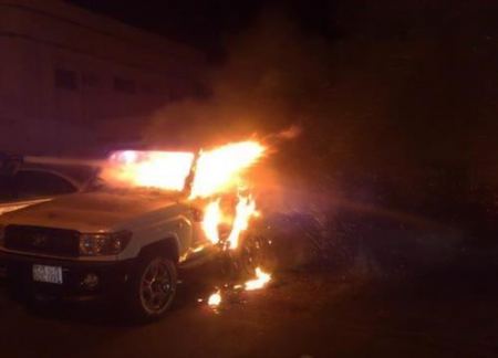 اردني يضرم النار في مركبته ... فيموت هو وزوجته واثنين من اطفاله