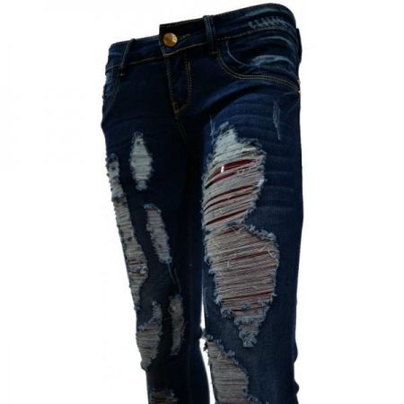 استراليا ... امرأة نقلت للمستشفى بسبب سروالها الجينز الضيق 