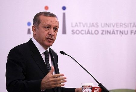 اردوغان : العالم الصامت على مقتل 300 الف سوري يقيم الدنيا لاجل« كوباني »