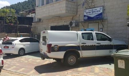 اعتقال شاب من الشبلي بشبهة قتل والدته طعناً بالسكين