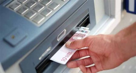 عصابة يابانية تسرق 12 مليون دولار في 3 ساعات من ماكينات الصراف الآلي