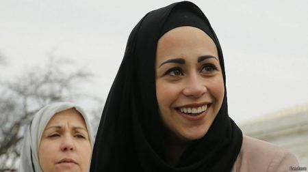 محكمة امريكية تحكم لصالح فتاة مسلمة رفضت شركة توظيفها بسبب الحجاب